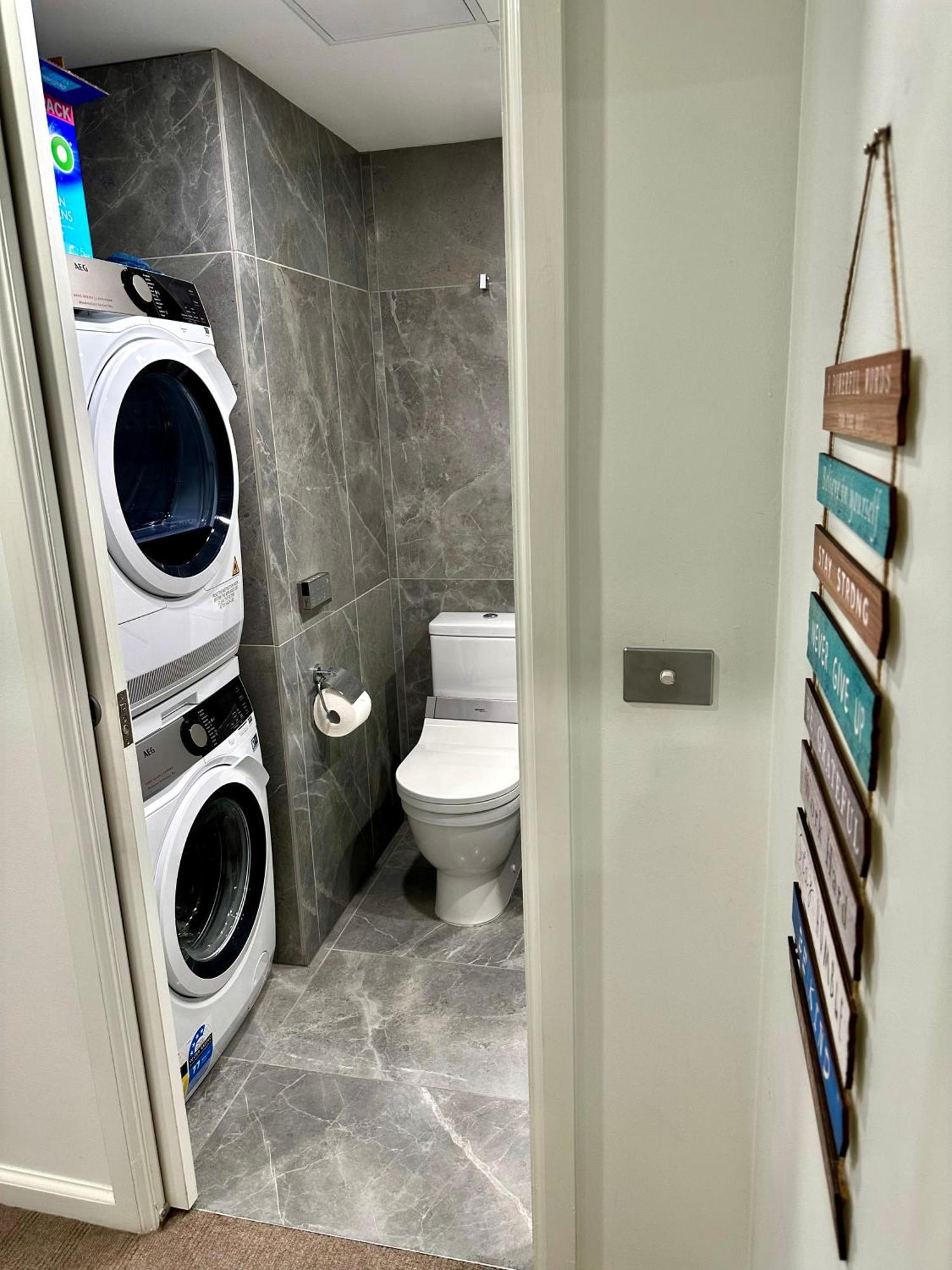 מלבורן Private 1 Bed Accom With Bathroom In A 3 Bed Apartment - Melb Cbd, Regency Towers - Free Parking, Wifi And Pool מראה חיצוני תמונה
