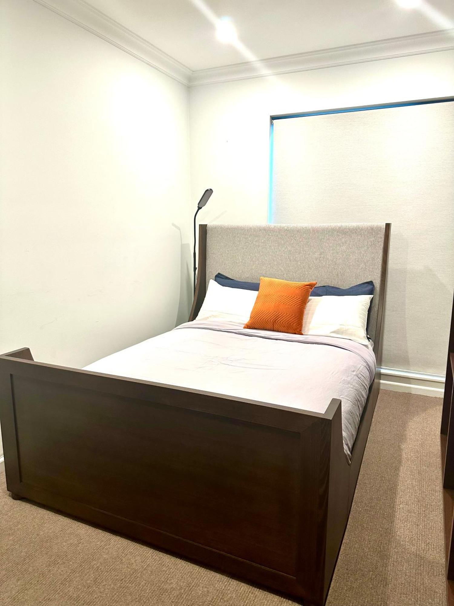 מלבורן Private 1 Bed Accom With Bathroom In A 3 Bed Apartment - Melb Cbd, Regency Towers - Free Parking, Wifi And Pool מראה חיצוני תמונה